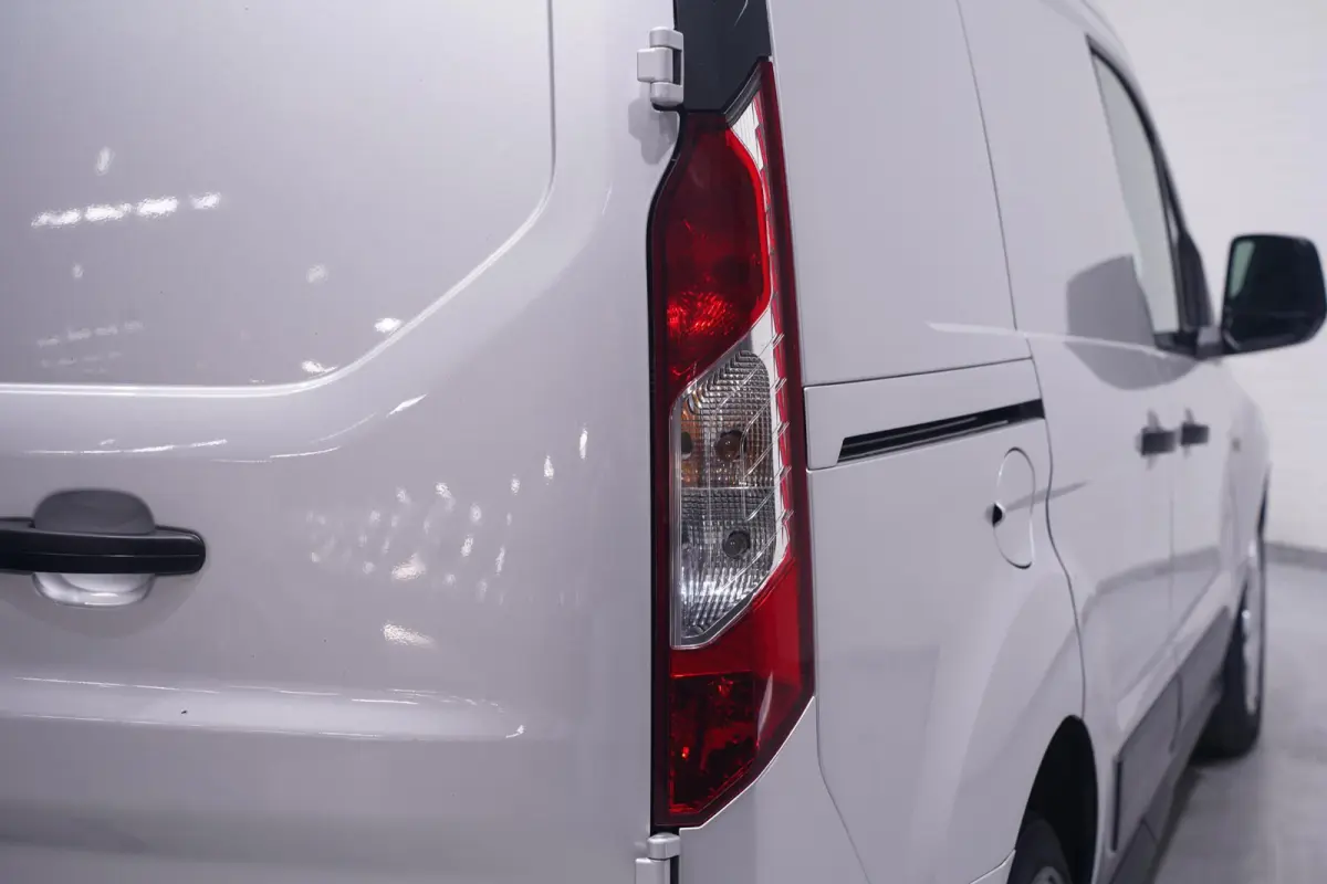 1.5 TDCI L1 Trend Navi, Camera, D-Riem vv 160 dkm Airco, Trekhaak, PDC achter, 3-Zits