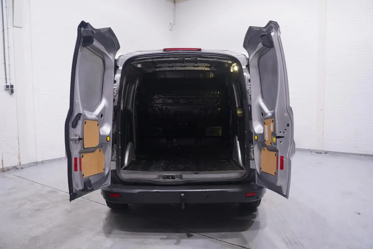 1.5 TDCI L1 Trend Navi, Camera, D-Riem vv 160 dkm Airco, Trekhaak, PDC achter, 3-Zits