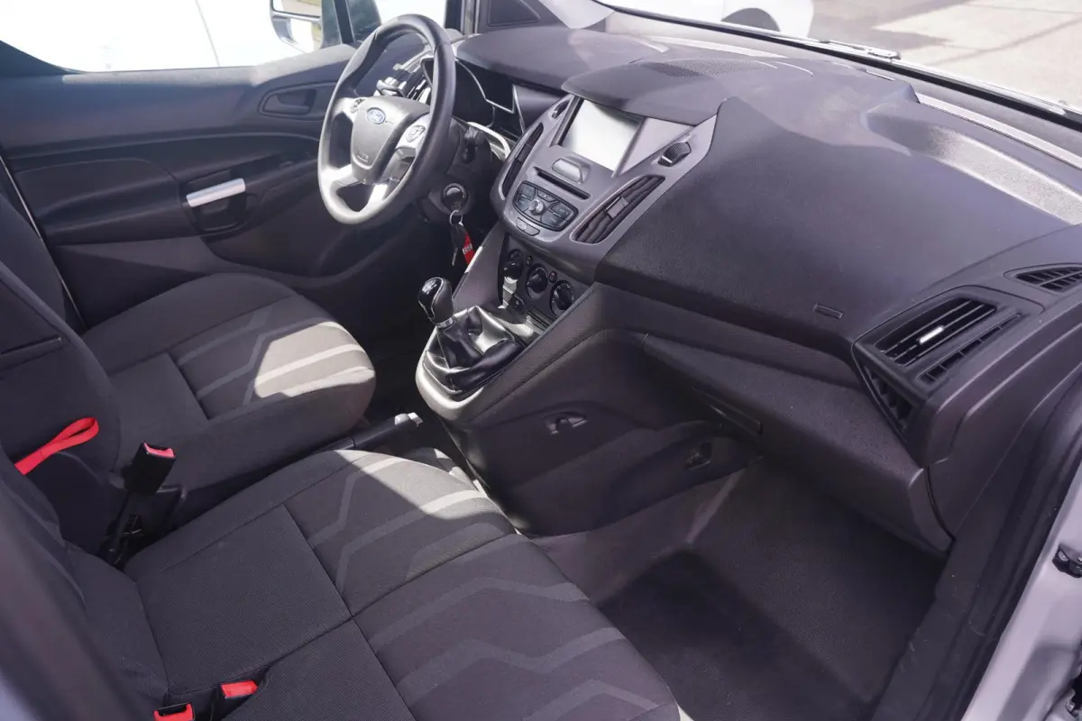 1.5 TDCI L1 Trend Navi, Camera, D-Riem vv 160 dkm Airco, Trekhaak, PDC achter, 3-Zits