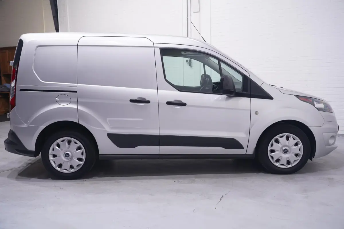 1.5 TDCI L1 Trend Navi, Camera, D-Riem vv 160 dkm Airco, Trekhaak, PDC achter, 3-Zits