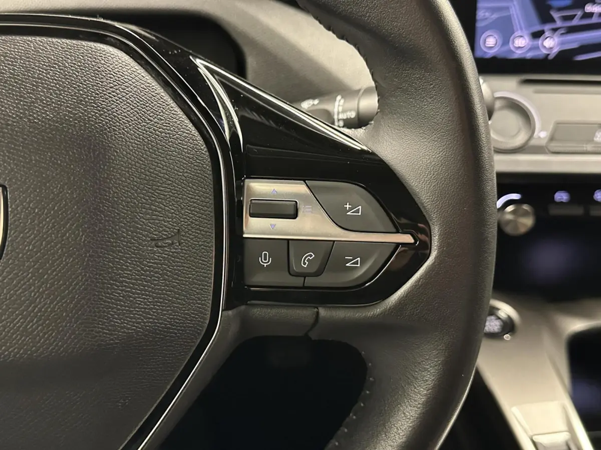 1.2 PureTech Active Pack Business TREKHAAK NAVI CARPLAY CRUISE ECC.