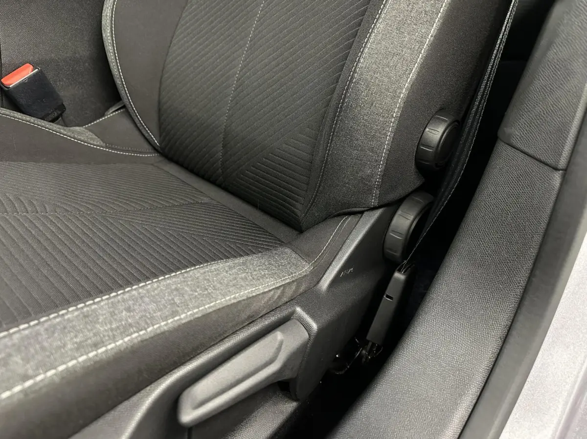 1.2 PureTech Active Pack Business TREKHAAK NAVI CARPLAY CRUISE ECC.