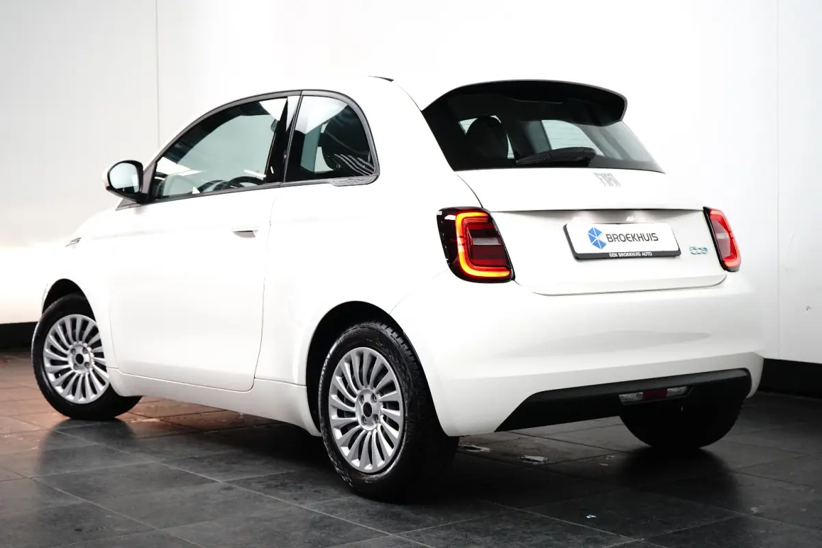 Icon 42 kWh Apple CarPlay/Android Auto | Climate Controle | Cruise Controle | | Airco (automatisch) | Apple Carplay/Android Auto|telefoonintegratie premium | Bluetooth telefoonvoorbereiding