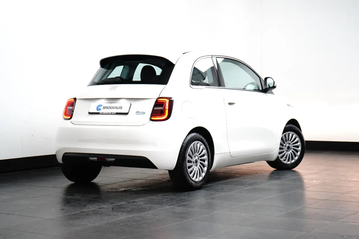 Icon 42 kWh Apple CarPlay/Android Auto | Climate Controle | Cruise Controle | | Airco (automatisch) | Apple Carplay/Android Auto|telefoonintegratie premium | Bluetooth telefoonvoorbereiding
