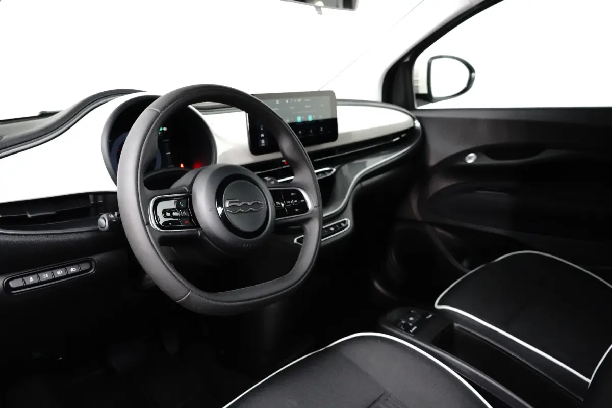 Icon 42 kWh Apple CarPlay/Android Auto | Climate Controle | Cruise Controle | | Airco (automatisch) | Apple Carplay/Android Auto|telefoonintegratie premium | Bluetooth telefoonvoorbereiding