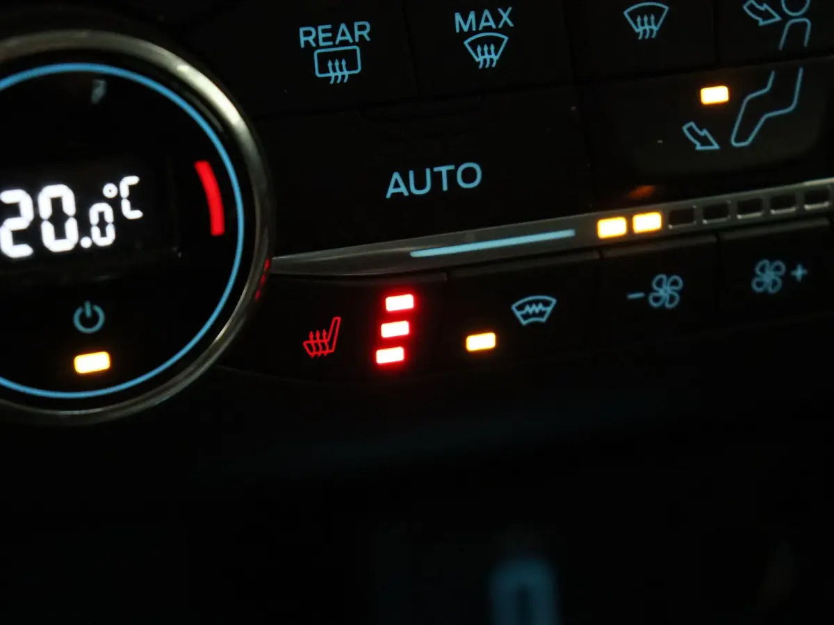 1.0 EcoBoost Trend Edition Business | Trekhaak | Climate Control | Stuurverwarming | Stoelverwarming | Voorruitverwarming |