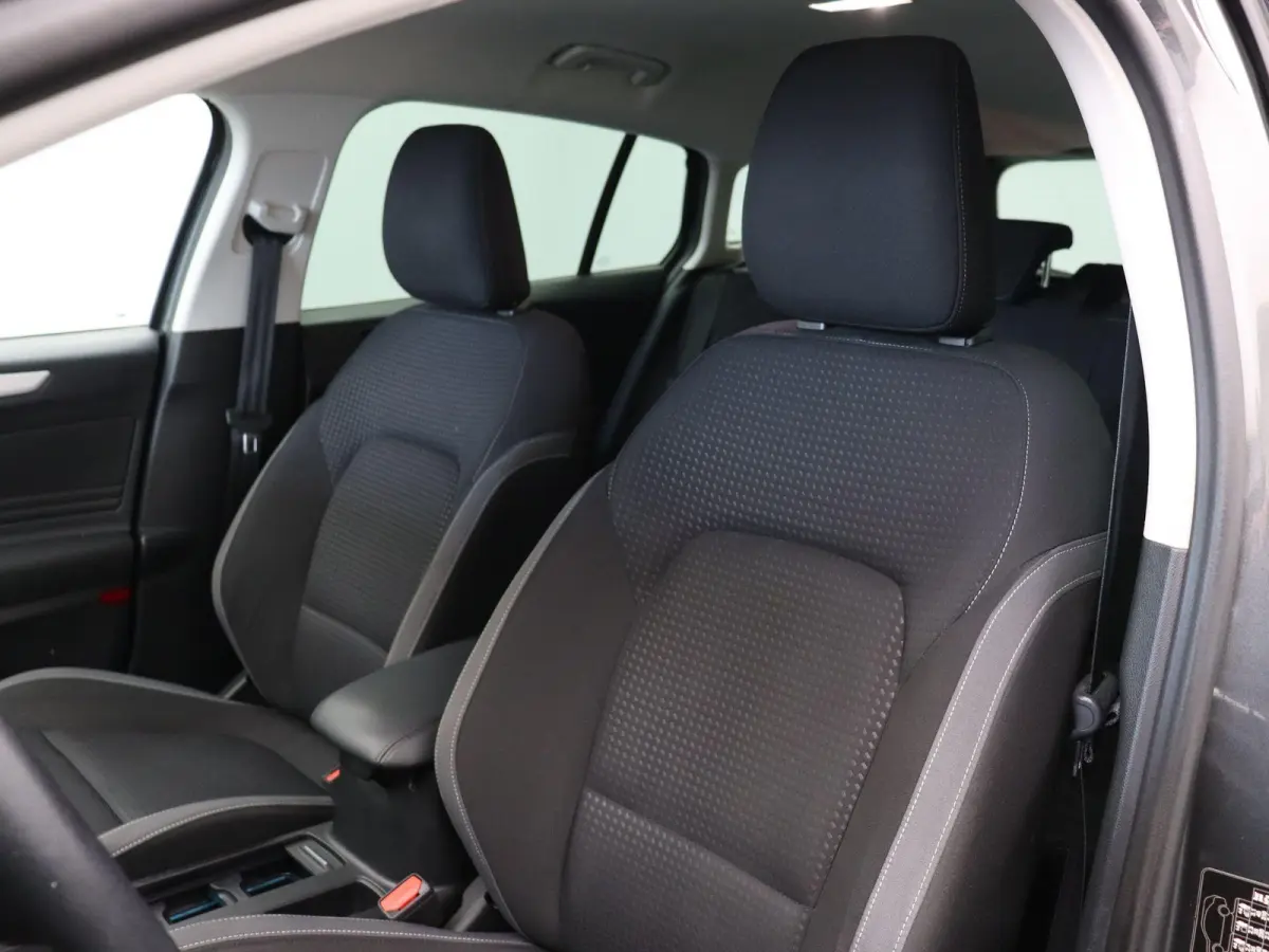 1.0 EcoBoost Trend Edition Business | Trekhaak | Climate Control | Stuurverwarming | Stoelverwarming | Voorruitverwarming |