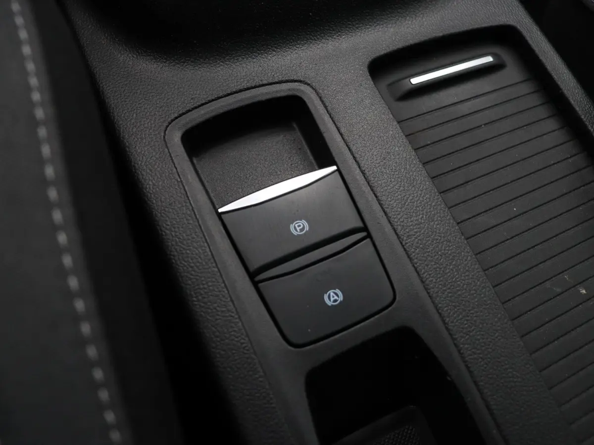1.0 EcoBoost Trend Edition Business | Trekhaak | Climate Control | Stuurverwarming | Stoelverwarming | Voorruitverwarming |