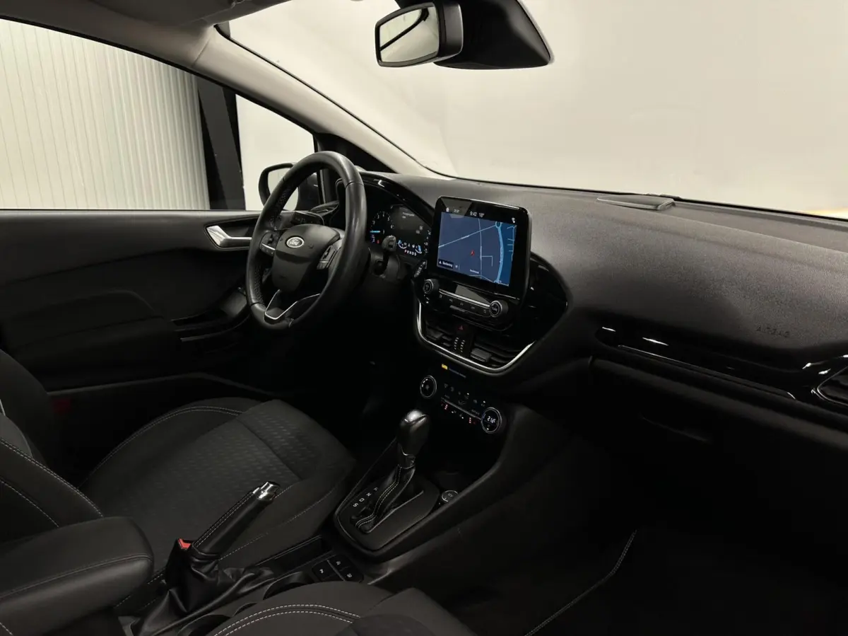 1.0 EcoBoost Titanium TREKHAAK CARPLAY NAVI CRUISE LM ECC 65000KM .