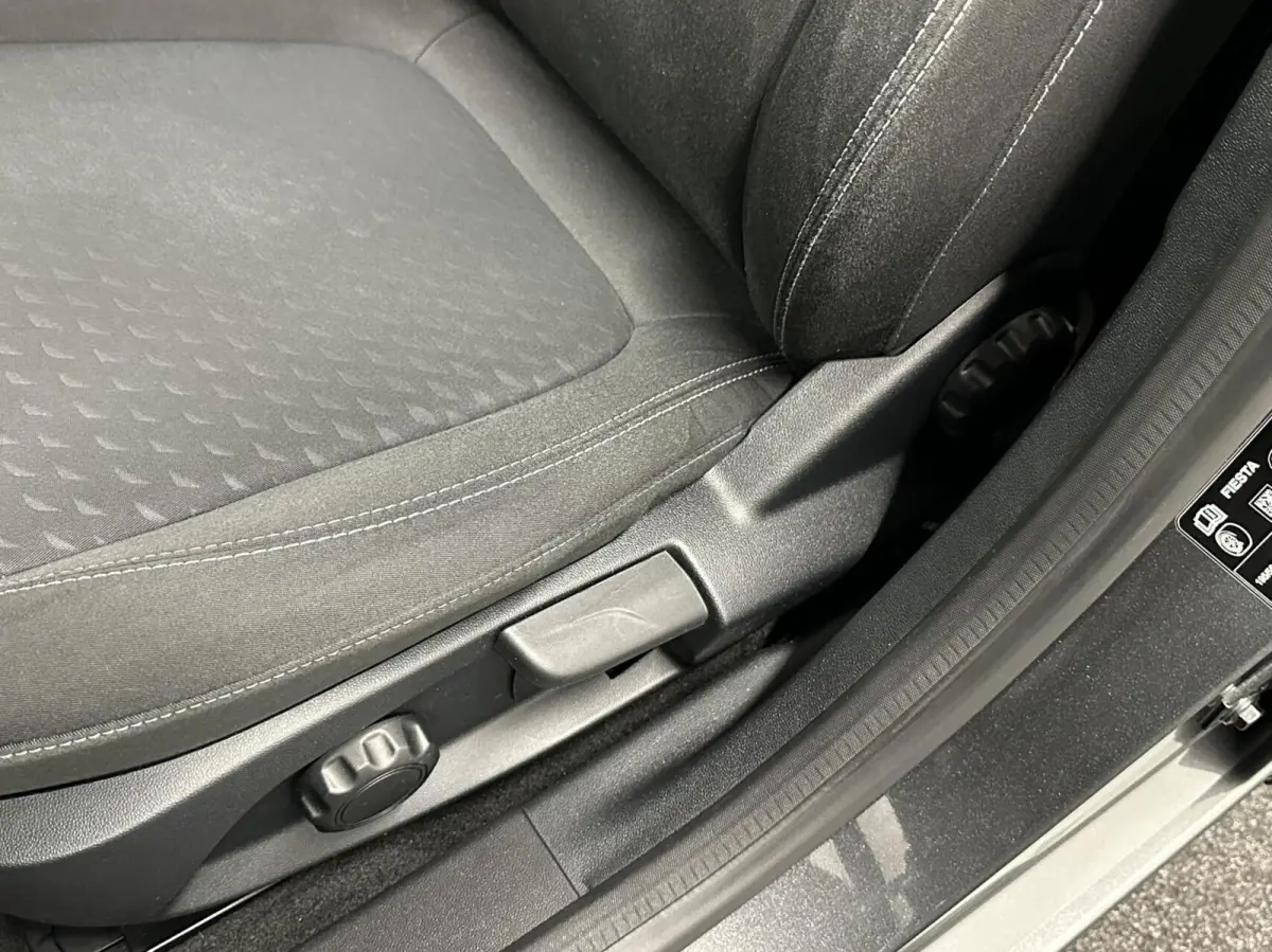 1.0 EcoBoost Titanium TREKHAAK CARPLAY NAVI CRUISE LM ECC 65000KM .
