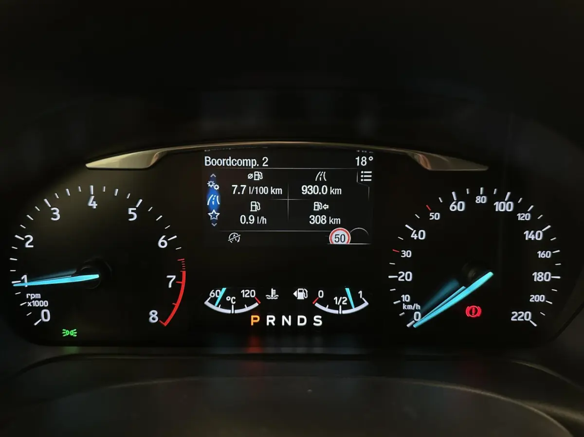 1.0 EcoBoost Titanium TREKHAAK CARPLAY NAVI CRUISE LM ECC 65000KM .
