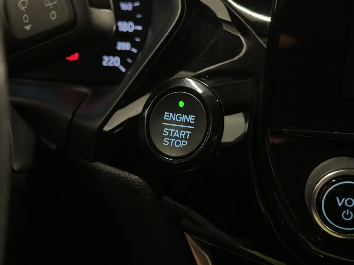 1.0 EcoBoost Titanium TREKHAAK CARPLAY NAVI CRUISE LM ECC 65000KM .