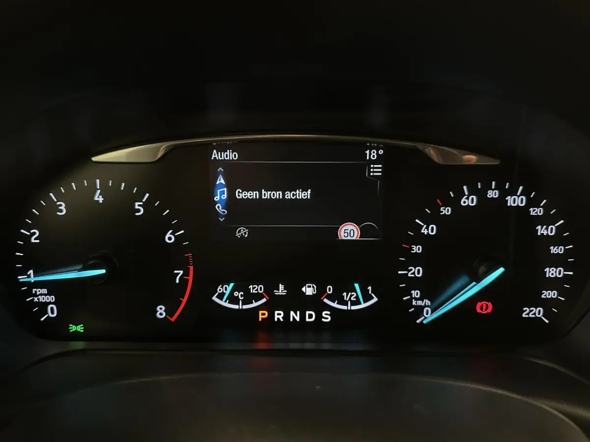1.0 EcoBoost Titanium TREKHAAK CARPLAY NAVI CRUISE LM ECC 65000KM .