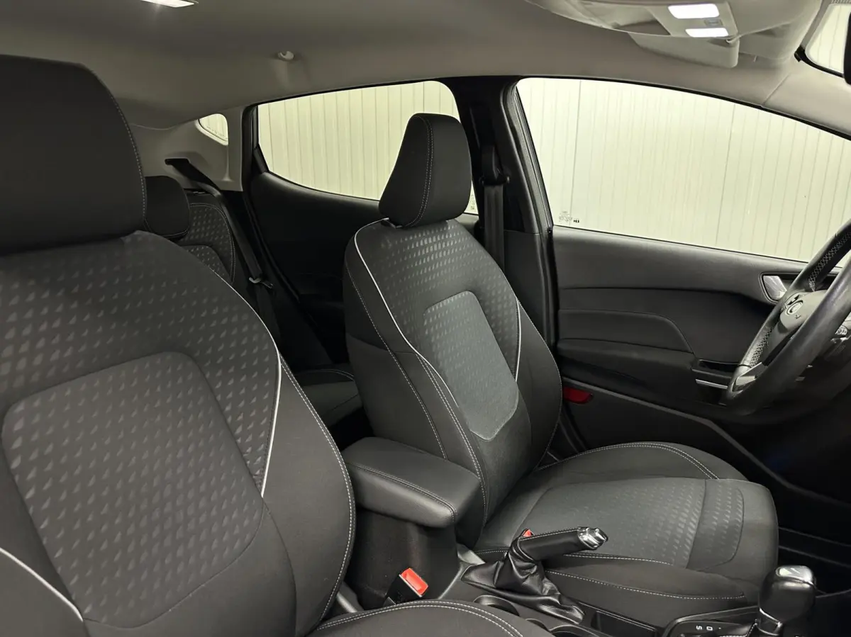 1.0 EcoBoost Titanium TREKHAAK CARPLAY NAVI CRUISE LM ECC 65000KM .