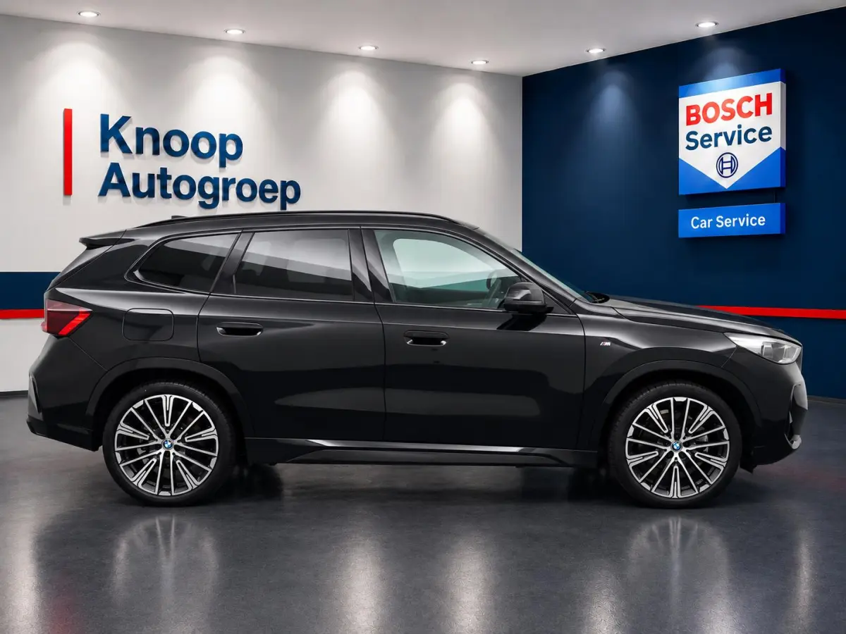 xDrive30e | M Sport | Alcantara/Leer | Pano | Adaptive LED | HUD | 19 inch ( Vestiging - Nieuwegein )