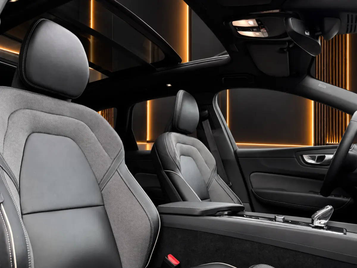 2.0 R-Design 398PK AWD Long Range | Pano | H&K | Orrefors | Leder | Memory | Carplay - Android | Keyless | 360 | Trekhaak | Led | Adaptive Cruise | Stoelverwarming voor & achter | Stuurwielv