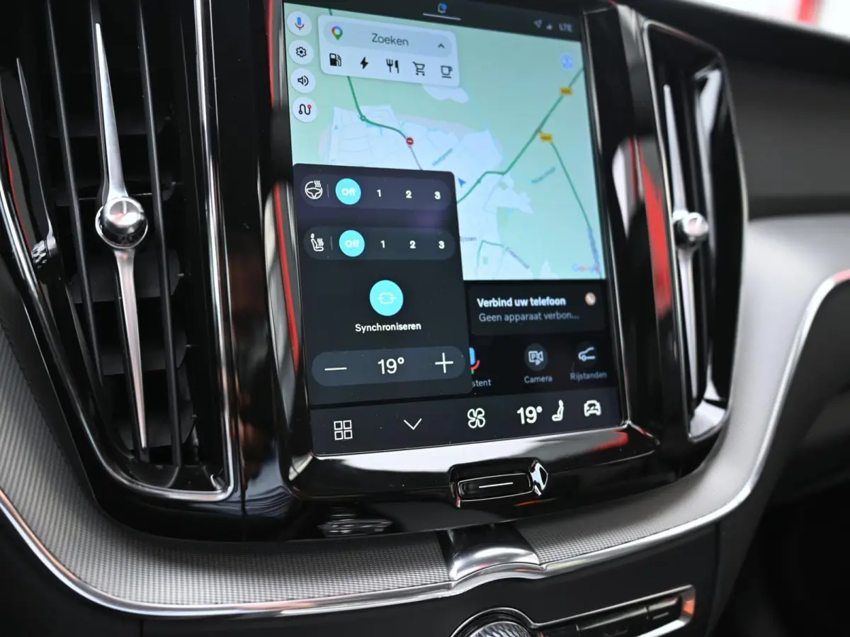 2.0 R-Design 398PK AWD Long Range | Pano | H&K | Orrefors | Leder | Memory | Carplay - Android | Keyless | 360 | Trekhaak | Led | Adaptive Cruise | Stoelverwarming voor & achter | Stuurwielv
