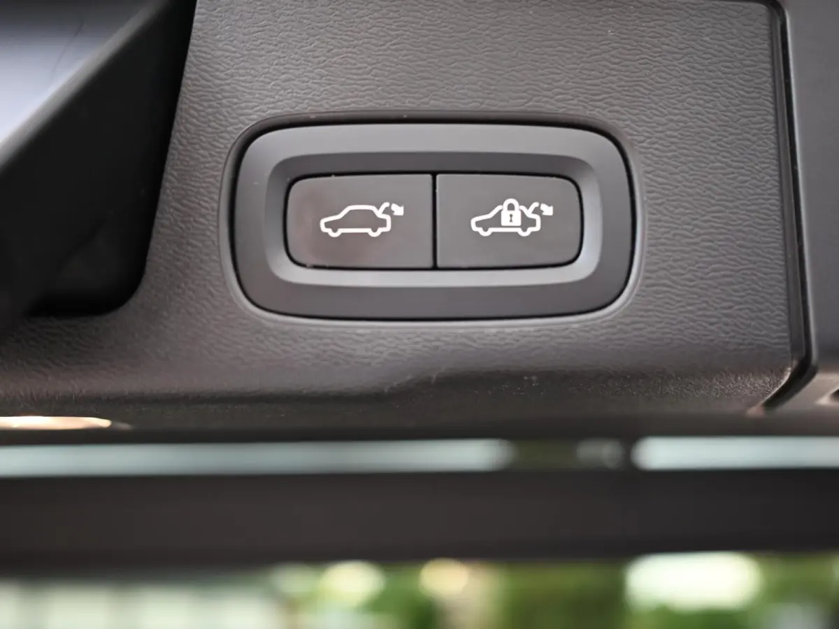 2.0 R-Design 398PK AWD Long Range | Pano | H&K | Orrefors | Leder | Memory | Carplay - Android | Keyless | 360 | Trekhaak | Led | Adaptive Cruise | Stoelverwarming voor & achter | Stuurwielv