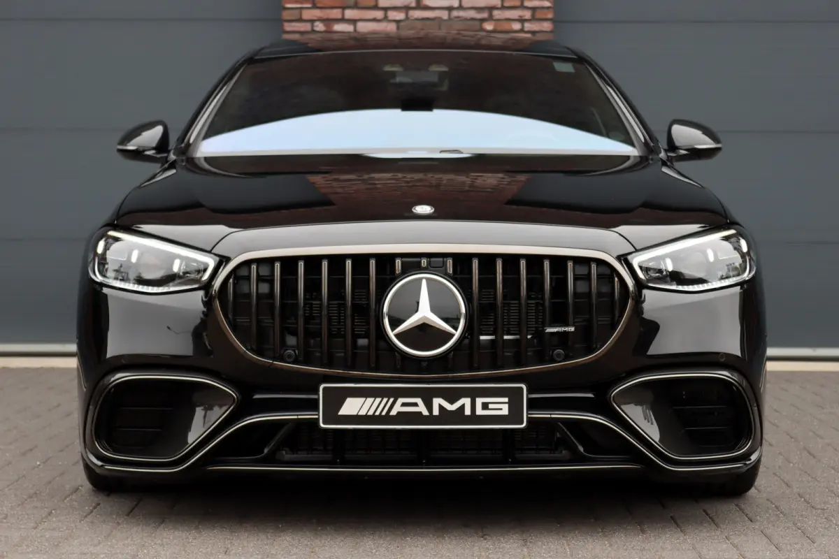 AMG 63 S E Performance | 802pk | Achterasbesturing | Distronic+ | HUD | Chauffeurspakket | Entertainmentpakket Achter | Stoelventilatie V+A | Vlakkenverwarming | Zonweringspakket |