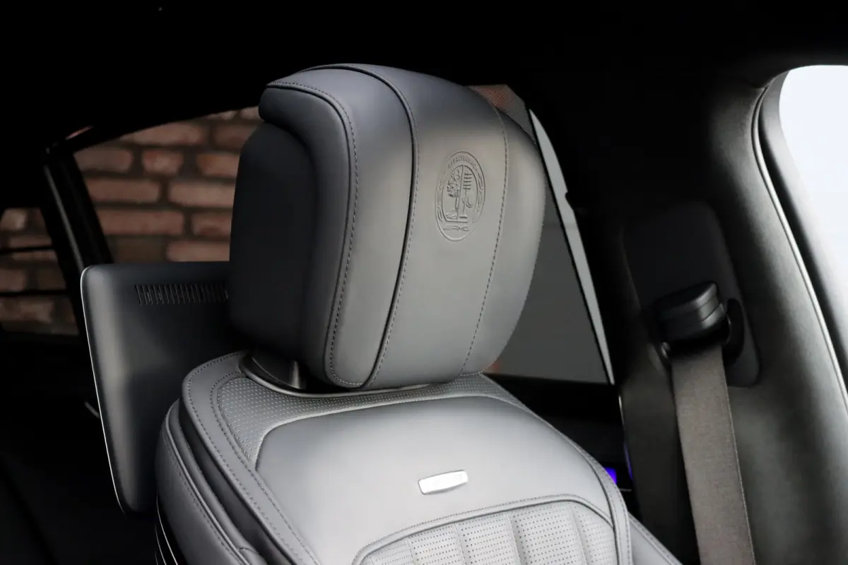 AMG 63 S E Performance | 802pk | Achterasbesturing | Distronic+ | HUD | Chauffeurspakket | Entertainmentpakket Achter | Stoelventilatie V+A | Vlakkenverwarming | Zonweringspakket |