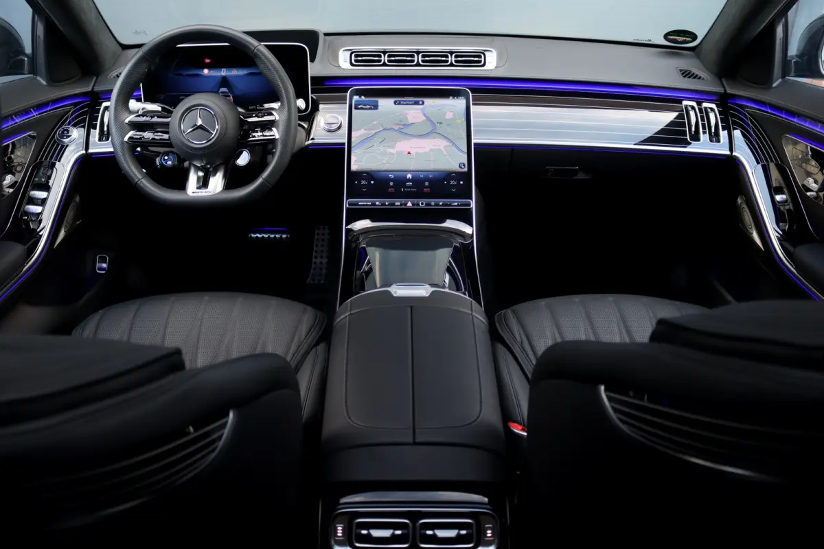 AMG 63 S E Performance | 802pk | Achterasbesturing | Distronic+ | HUD | Chauffeurspakket | Entertainmentpakket Achter | Stoelventilatie V+A | Vlakkenverwarming | Zonweringspakket |