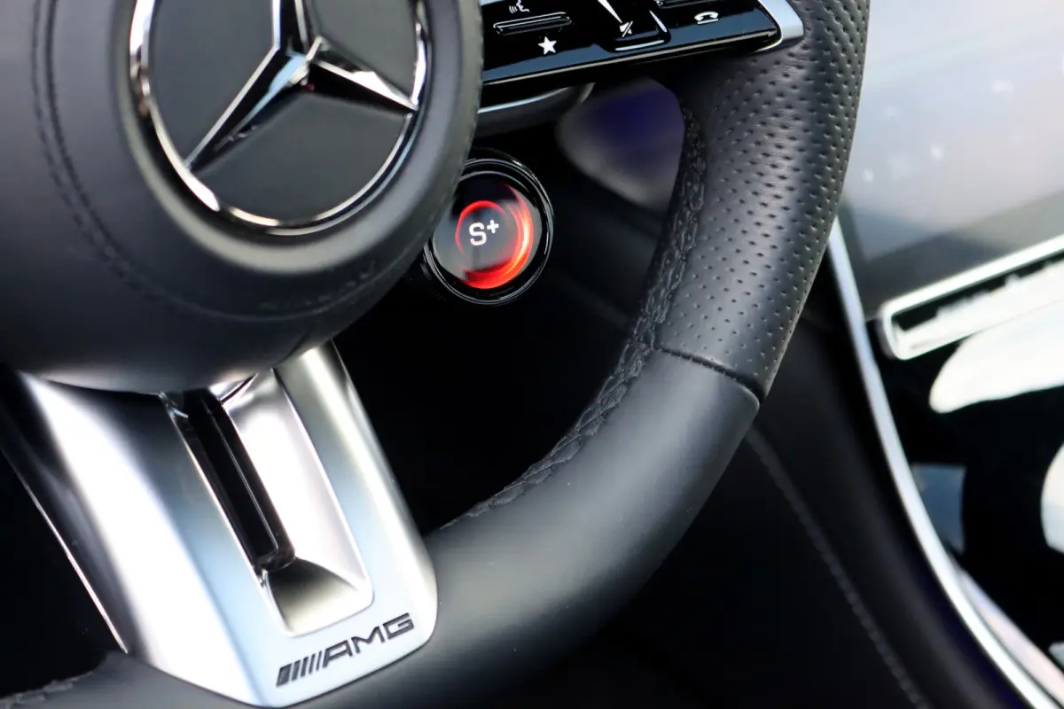 AMG 63 S E Performance | 802pk | Achterasbesturing | Distronic+ | HUD | Chauffeurspakket | Entertainmentpakket Achter | Stoelventilatie V+A | Vlakkenverwarming | Zonweringspakket |