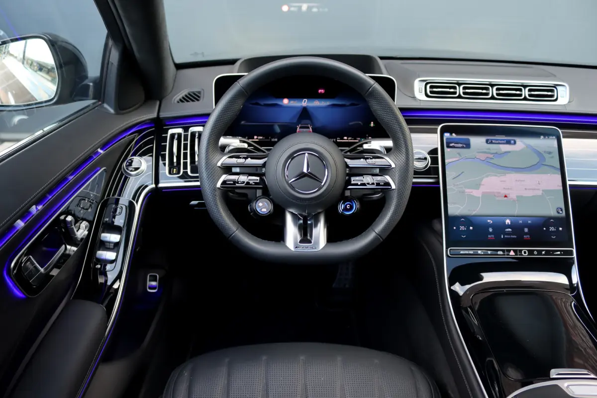 AMG 63 S E Performance | 802pk | Achterasbesturing | Distronic+ | HUD | Chauffeurspakket | Entertainmentpakket Achter | Stoelventilatie V+A | Vlakkenverwarming | Zonweringspakket |
