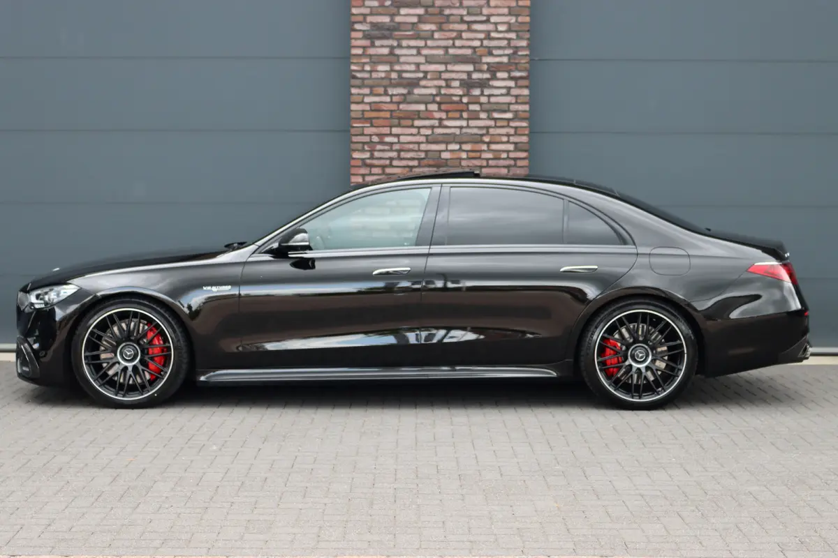 AMG 63 S E Performance | 802pk | Achterasbesturing | Distronic+ | HUD | Chauffeurspakket | Entertainmentpakket Achter | Stoelventilatie V+A | Vlakkenverwarming | Zonweringspakket |