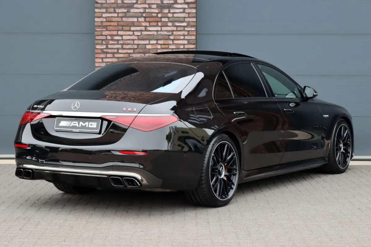AMG 63 S E Performance | 802pk | Achterasbesturing | Distronic+ | HUD | Chauffeurspakket | Entertainmentpakket Achter | Stoelventilatie V+A | Vlakkenverwarming | Zonweringspakket |