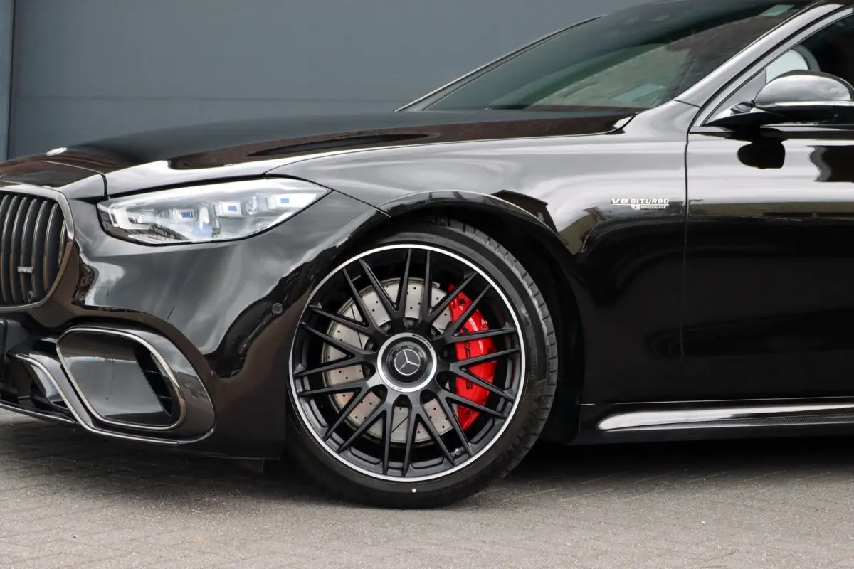 AMG 63 S E Performance | 802pk | Achterasbesturing | Distronic+ | HUD | Chauffeurspakket | Entertainmentpakket Achter | Stoelventilatie V+A | Vlakkenverwarming | Zonweringspakket |