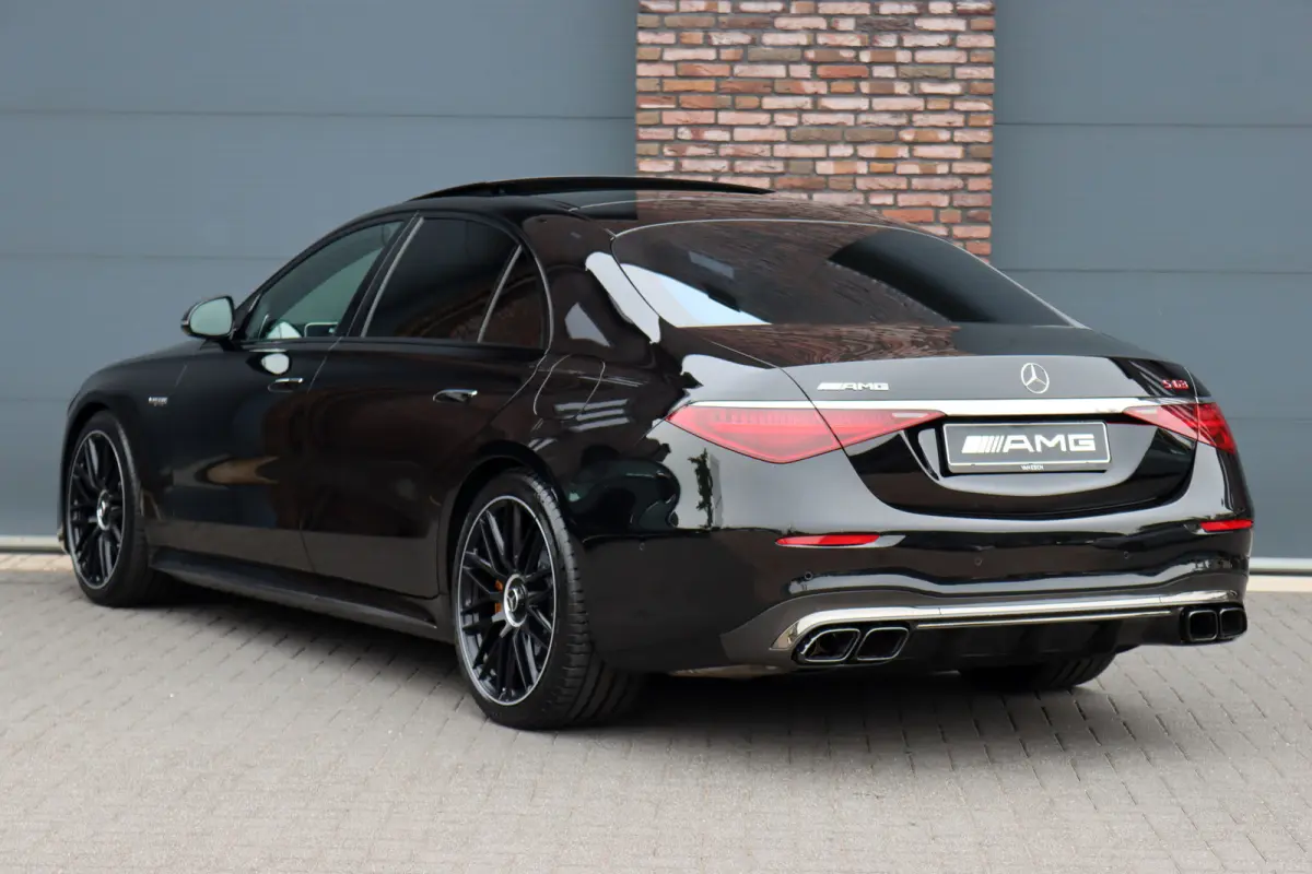 AMG 63 S E Performance | 802pk | Achterasbesturing | Distronic+ | HUD | Chauffeurspakket | Entertainmentpakket Achter | Stoelventilatie V+A | Vlakkenverwarming | Zonweringspakket |