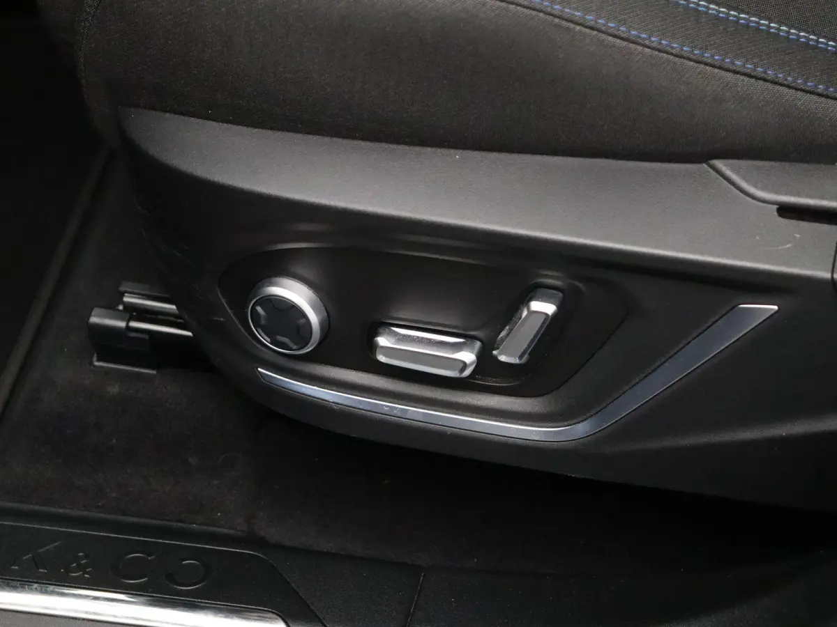 1.5 | Panoramadak | Stoelverwarming | Rondomzicht Camera | Keyless Entry | Plug-in Hybride