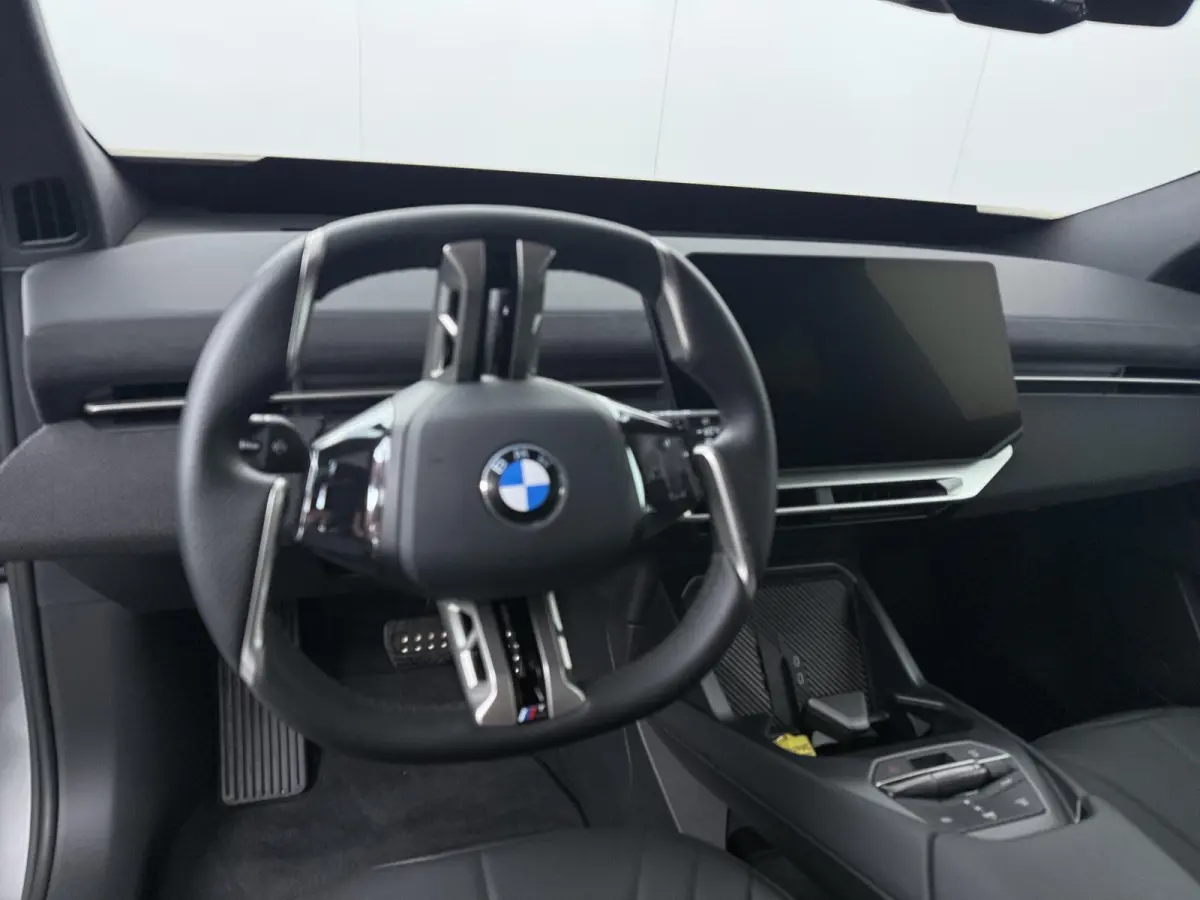 50 xDrive 113 kWh | M-Sport | Innovation Pack | Ionic Glow | Trekhaak | Head-Up | Glazen Dak | Stuurverwarming |