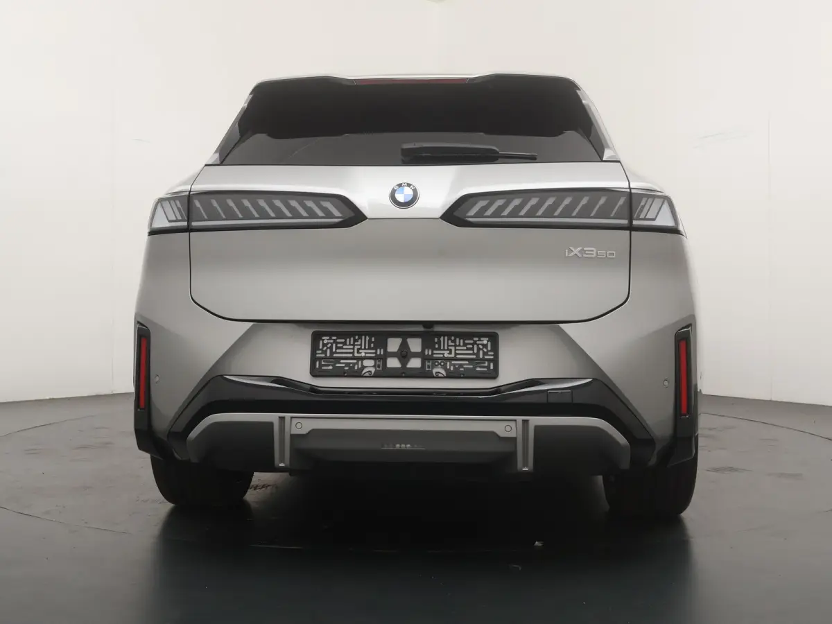 50 xDrive 113 kWh | DIRECT LEVERBAAR| M-Sport | Innovation Pack | Ionic Glow | Trekhaak | Head-Up | Glazen Dak | Stuurverwarming |