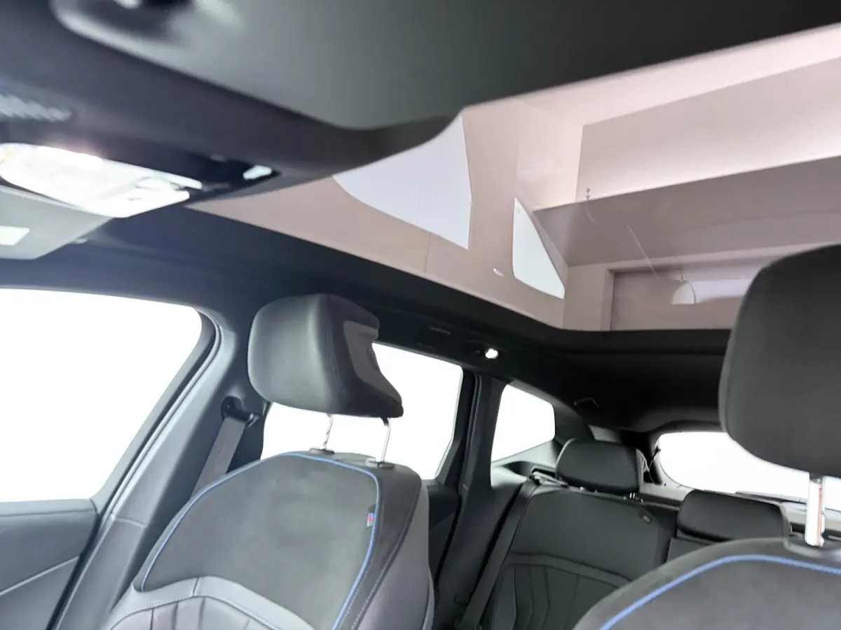 50 xDrive 113 kWh | DIRECT LEVERBAAR| M-Sport | Innovation Pack | Ionic Glow | Trekhaak | Head-Up | Glazen Dak | Stuurverwarming |