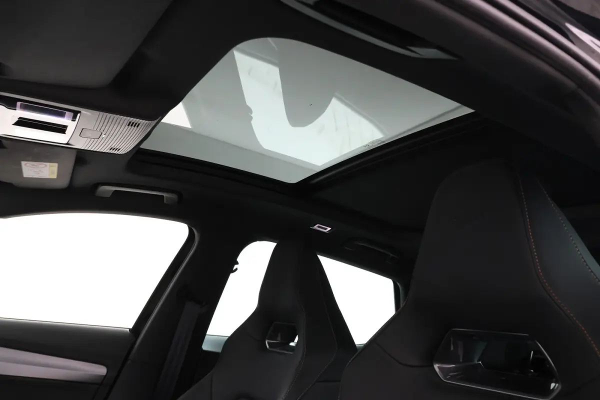 1.4 e-Hybrid VZ Black Edition Panorama, Climate, Digital Dash