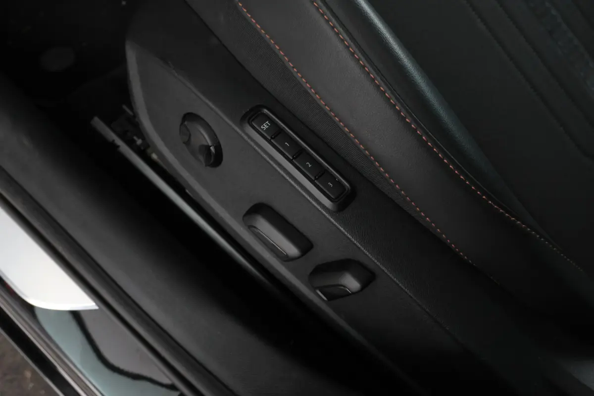 1.4 e-Hybrid VZ Black Edition Panorama, Climate, Digital Dash