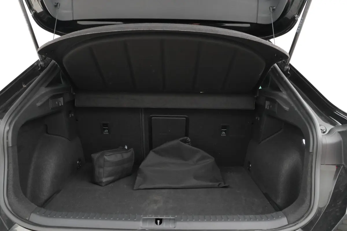 1.4 e-Hybrid VZ Black Edition Panorama, Climate, Digital Dash