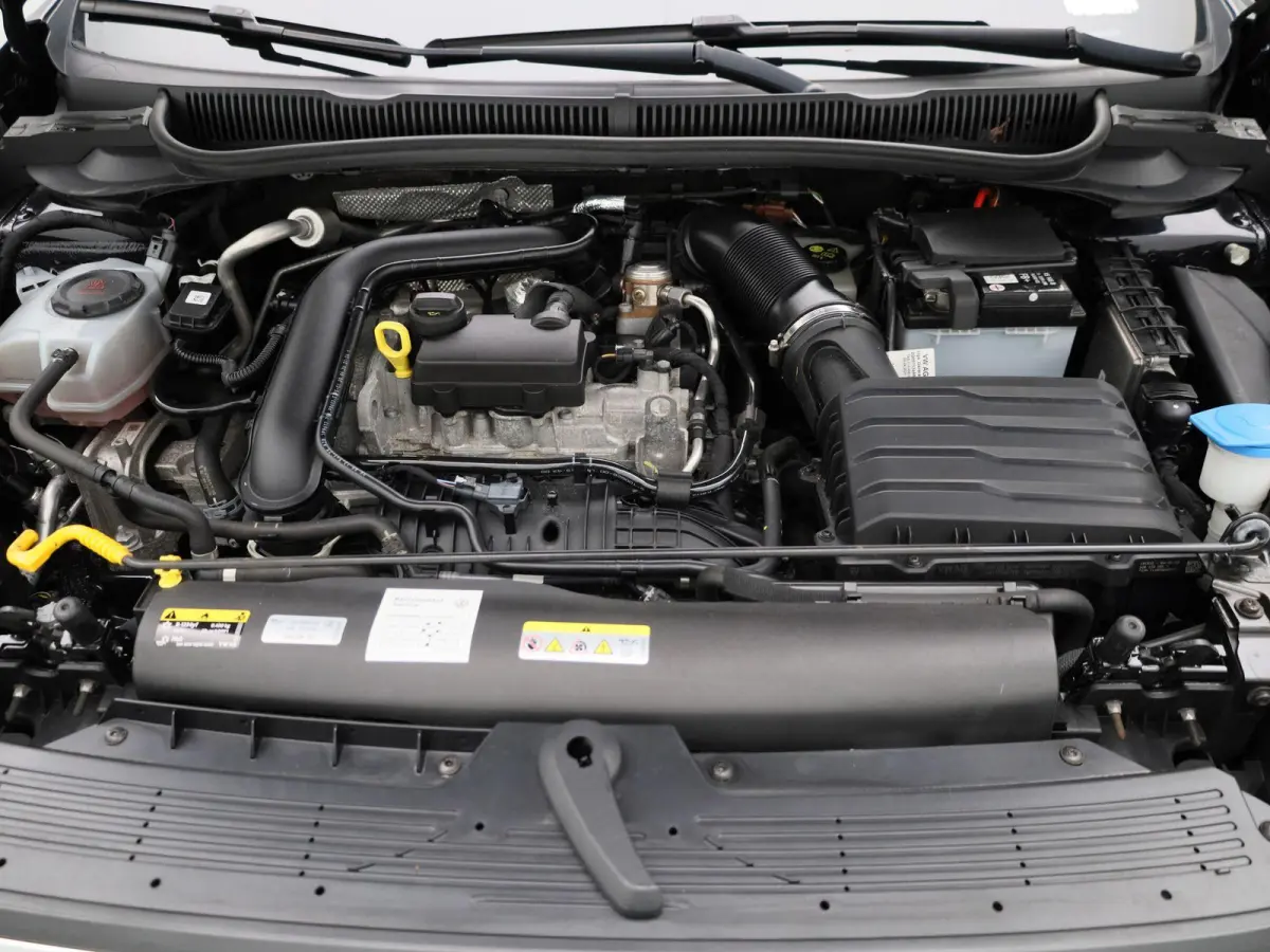 1.0 TSI R-Line 110 PK | R-Line | Automaat | Navigatie | Achteruitrijcamera | Stoelverwarming | Keyless Access | Digital Cockpit Pro | Climate Control | Adaptive Cruise Control |