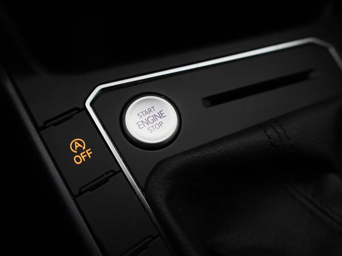 1.0 TSI R-Line 110 PK | R-Line | Automaat | Navigatie | Achteruitrijcamera | Stoelverwarming | Keyless Access | Digital Cockpit Pro | Climate Control | Adaptive Cruise Control |