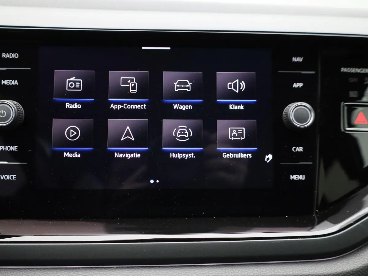 1.0 TSI R-Line 110 PK | R-Line | Automaat | Navigatie | Achteruitrijcamera | Stoelverwarming | Keyless Access | Digital Cockpit Pro | Climate Control | Adaptive Cruise Control |