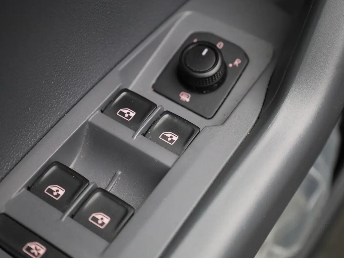1.0 TSI Life 95 PK | Airco | DAB-Radio | Carplay / Android Auto | Cruise Control