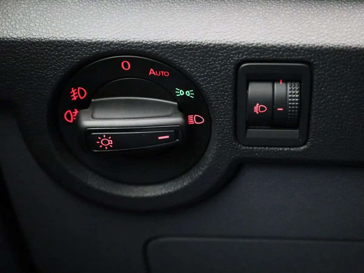 1.0 TSI Life 95 PK | Airco | DAB-Radio | Carplay / Android Auto | Cruise Control