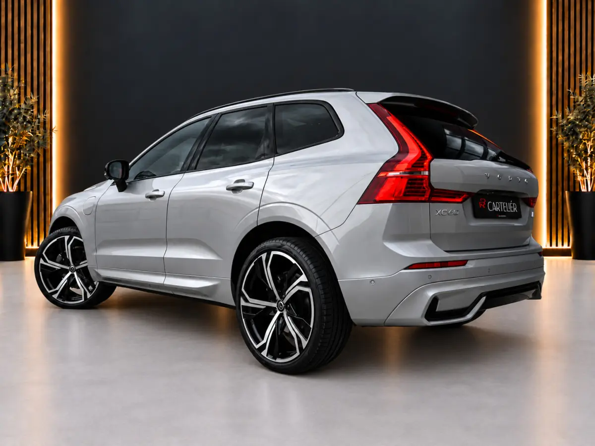 2.0 R-Design 398PK AWD Long Range | Pano | H&K | Orrefors | Leder | Memory | Carplay - Android | Keyless | 360 | Trekhaak | Led | Adaptive Cruise | Stoelverwarming voor & achter | Stuurwielv