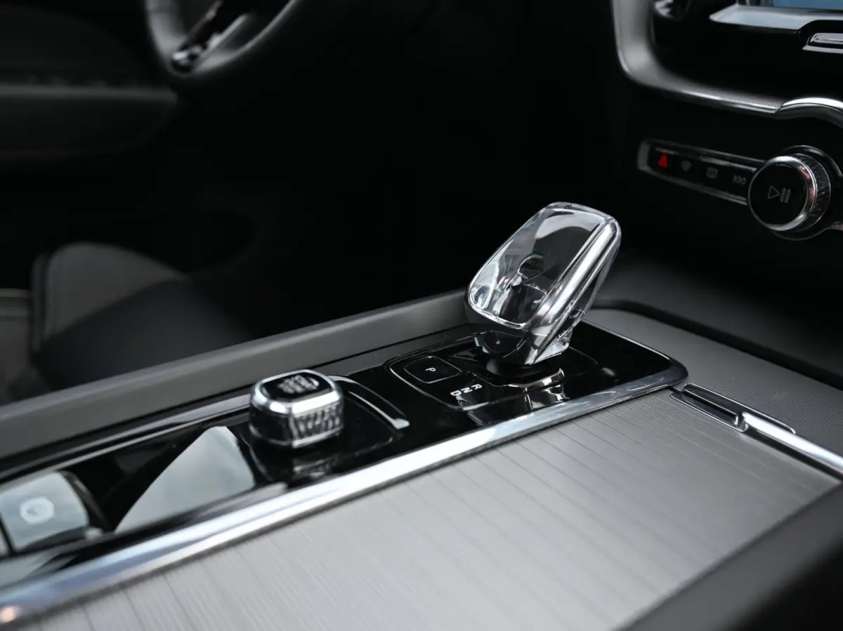 2.0 R-Design 398PK AWD Long Range | Pano | H&K | Orrefors | Leder | Memory | Carplay - Android | Keyless | 360 | Trekhaak | Led | Adaptive Cruise | Stoelverwarming voor & achter | Stuurwielv
