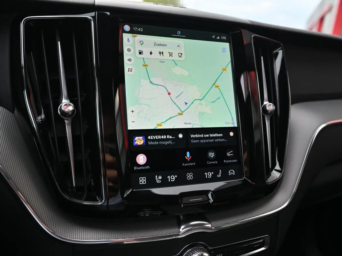 2.0 R-Design 398PK AWD Long Range | Pano | H&K | Orrefors | Leder | Memory | Carplay - Android | Keyless | 360 | Trekhaak | Led | Adaptive Cruise | Stoelverwarming voor & achter | Stuurwielv