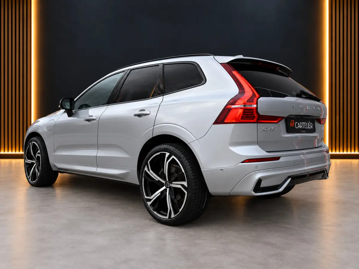 2.0 R-Design 398PK AWD Long Range | Pano | H&K | Orrefors | Leder | Memory | Carplay - Android | Keyless | 360 | Trekhaak | Led | Adaptive Cruise | Stoelverwarming voor & achter | Stuurwielv