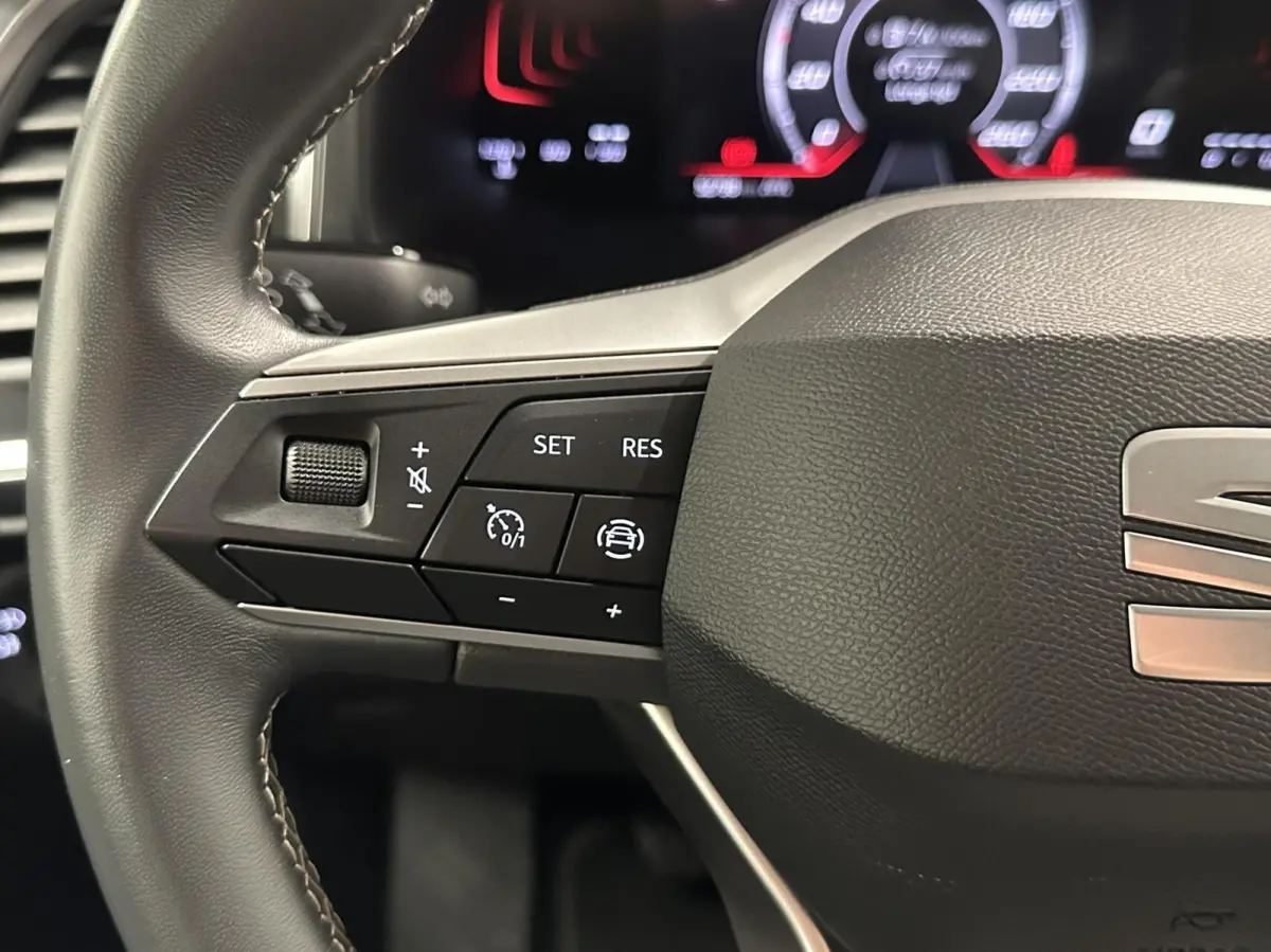1.5 TSI Style Business Intense CARPLAY NAVI CRUISE LM ECC.
