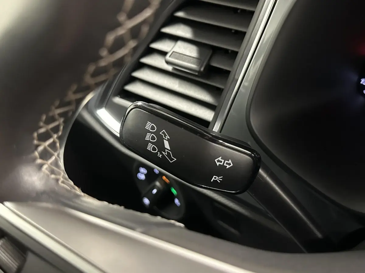1.5 TSI Style Business Intense CARPLAY NAVI CRUISE LM ECC.