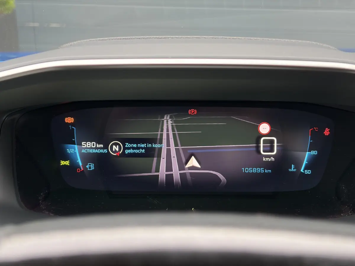 1.2 PureTech Blue Lease Allure ✓2e Eigenaar✓360° Camera✓Draadloze telefoonlader✓Carplay✓6 bak✓Halfleder✓Navi✓Clima✓Cruise✓17'' Lmv✓Rijstrooksensor✓102pk✓Dealer ond